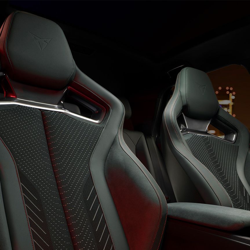 Anatomické sedadlá v CUPRA Born VZ Enceladus CUP, sivé