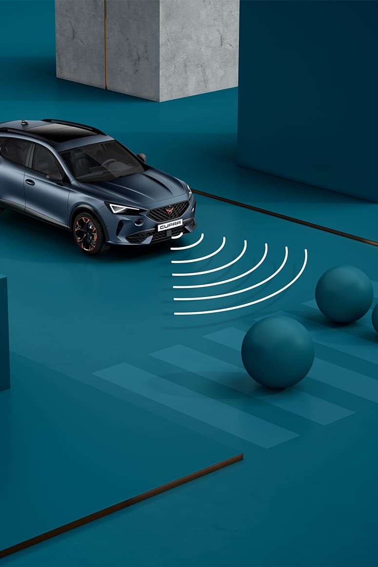 Automobil sa pohybuje smerom k trom guľatým prekážkam. Vlnové línie pred autom naznačujú senzorové vnímanie objektov. Prostredie je minimalistické s modrým pozadím a geometrickými tvarmi.