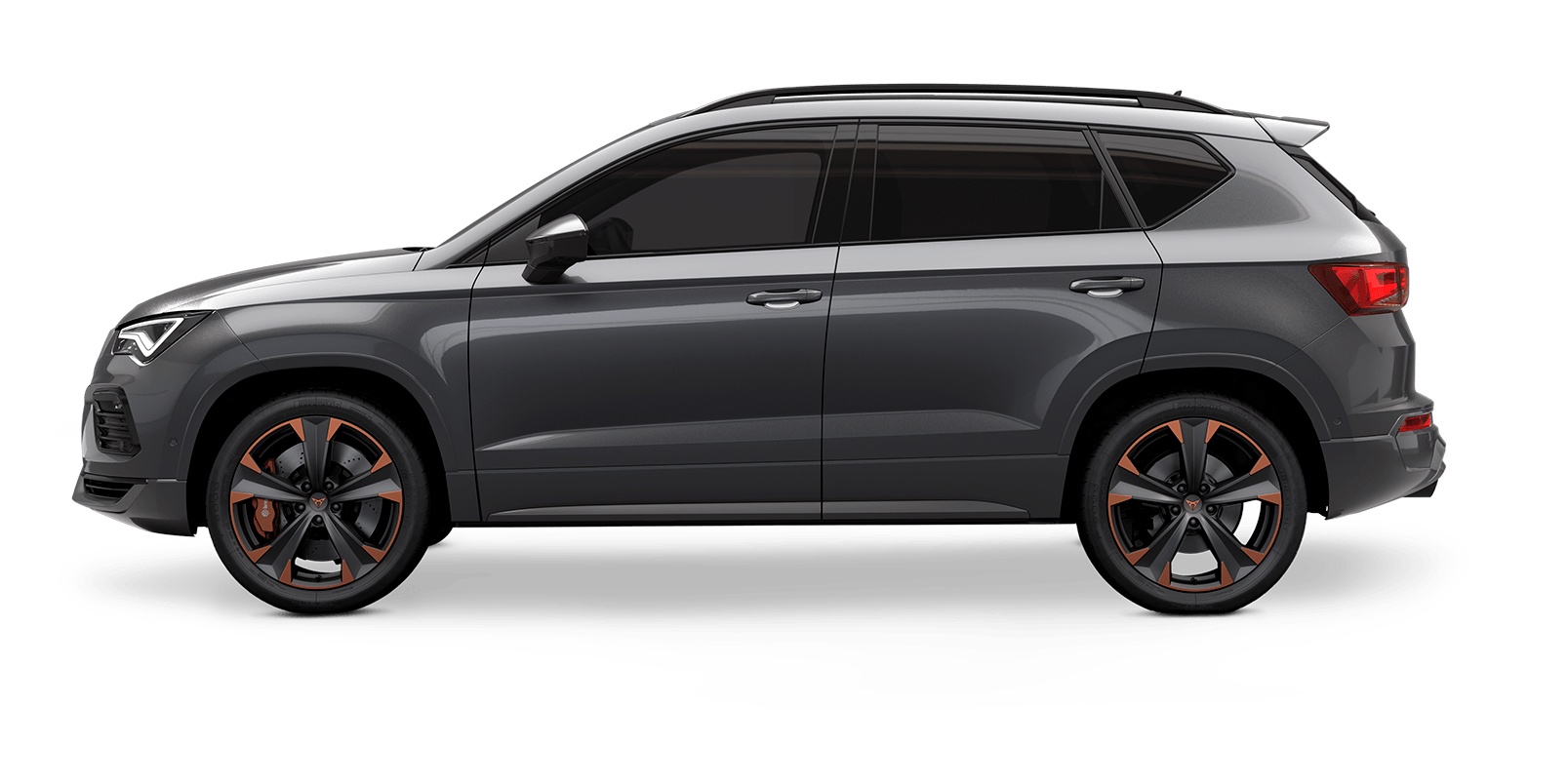 CUPRA Ateca z bočného pohľadu na bielom pozadí.