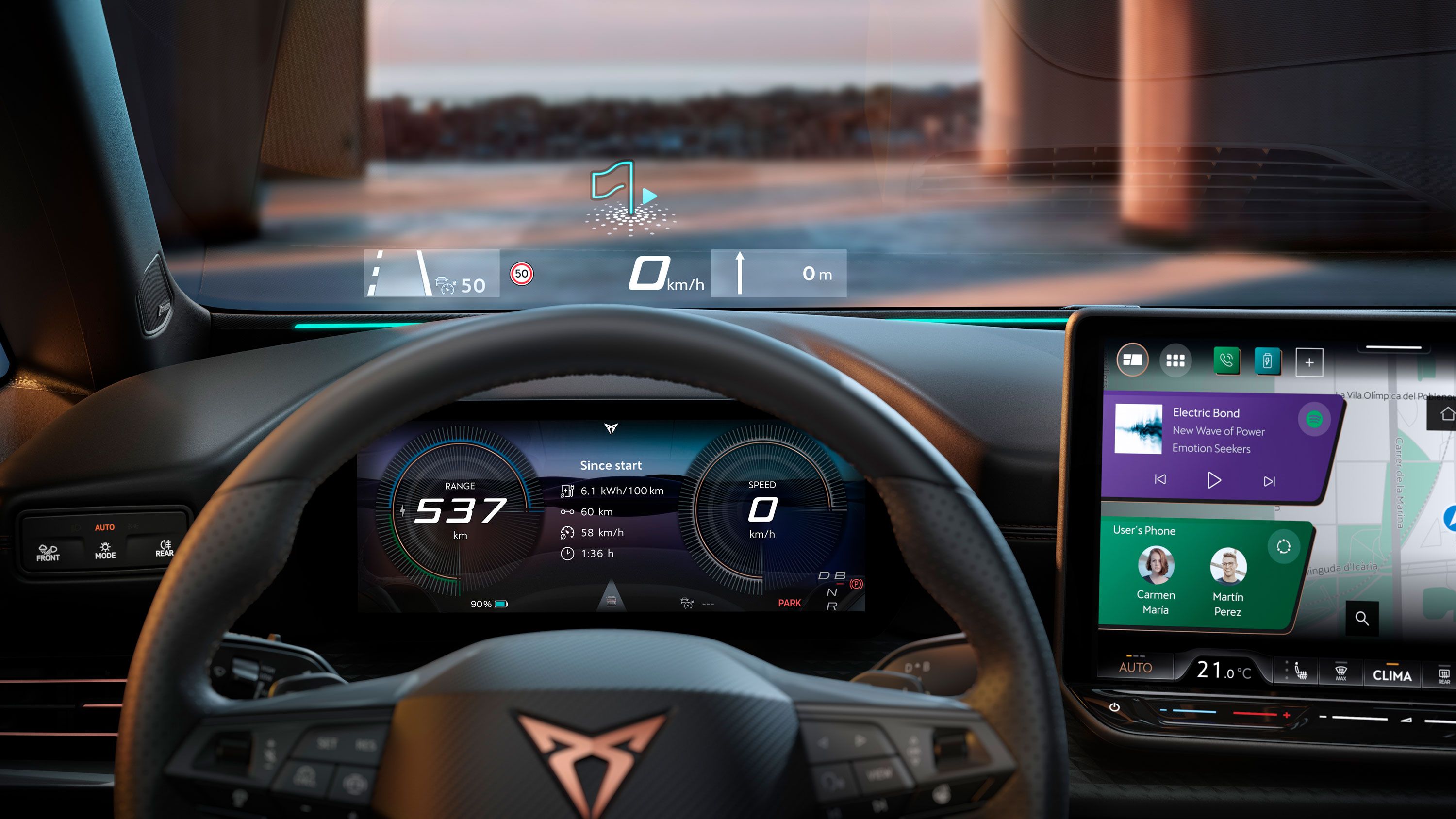 Vizuálne informácie a varovania zobrazované prostredníctvom AR-HUD na čelnom skle vozidla CUPRA Born VZ.