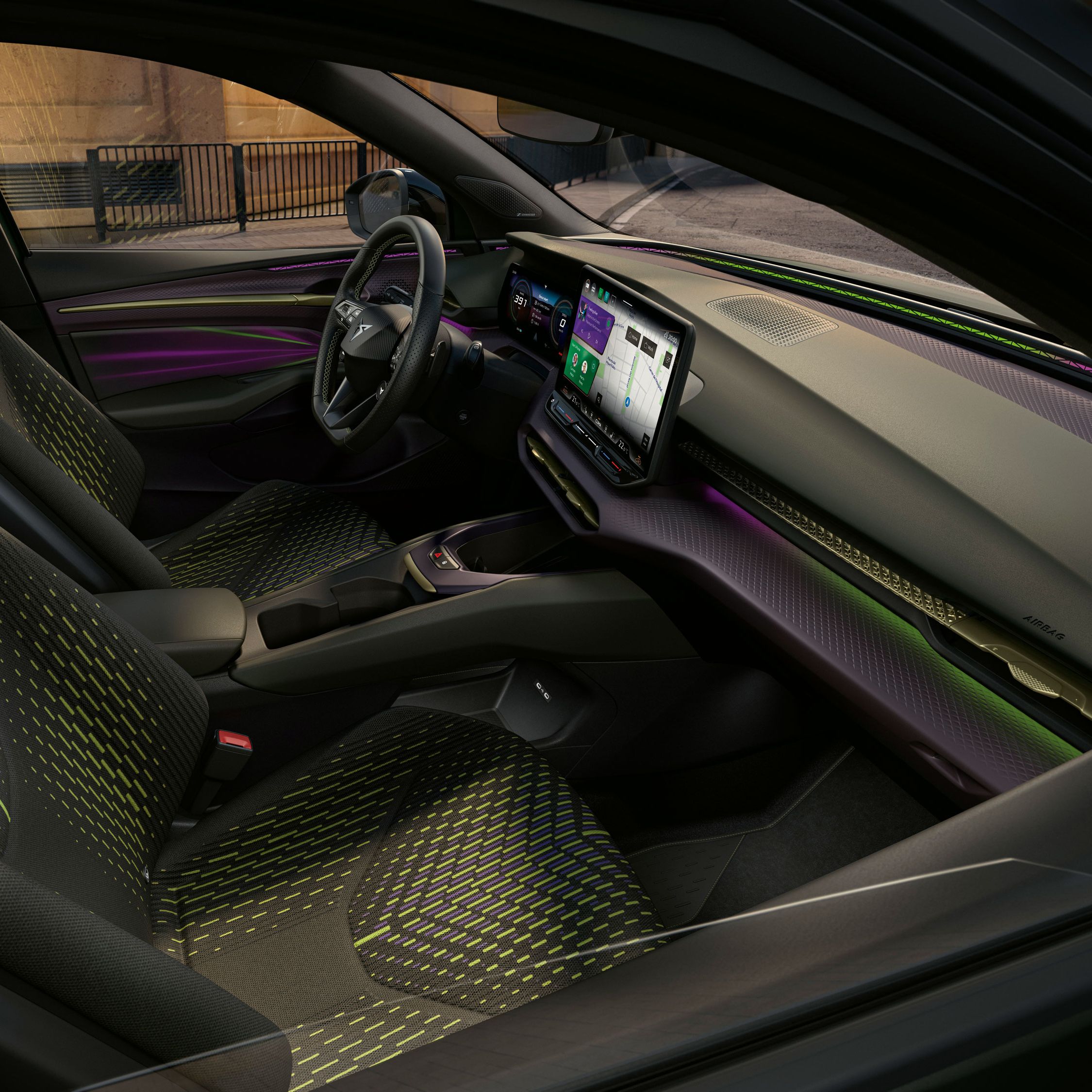 Pohľad do interiéru CUPRA Raval.