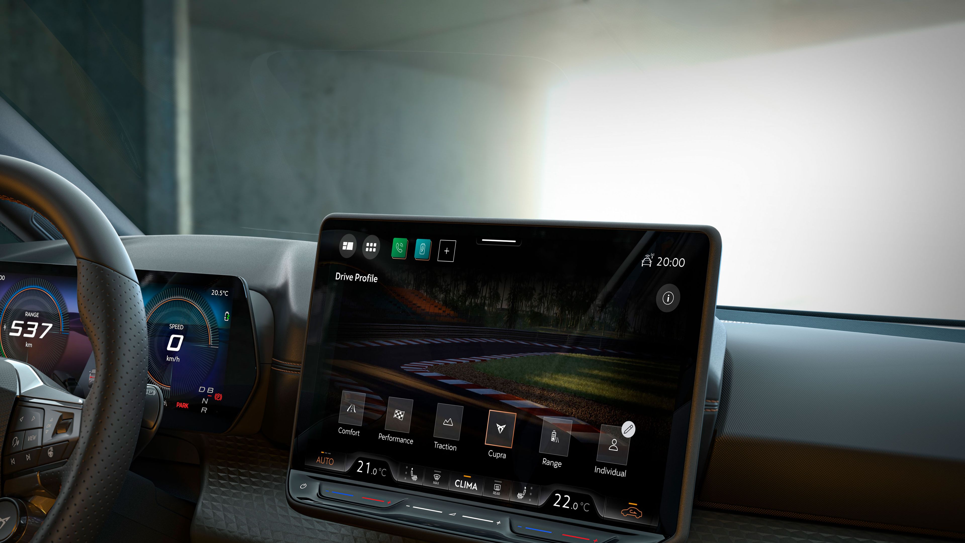 Pohľad na stredový dispelj systému infotainment v modeli CUPRA Born.