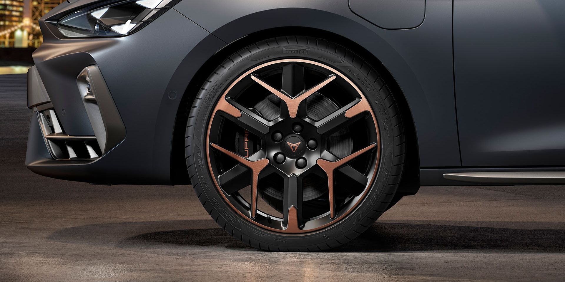 CUPRA Leon Sportstourer 19" Hailstorm cooper
