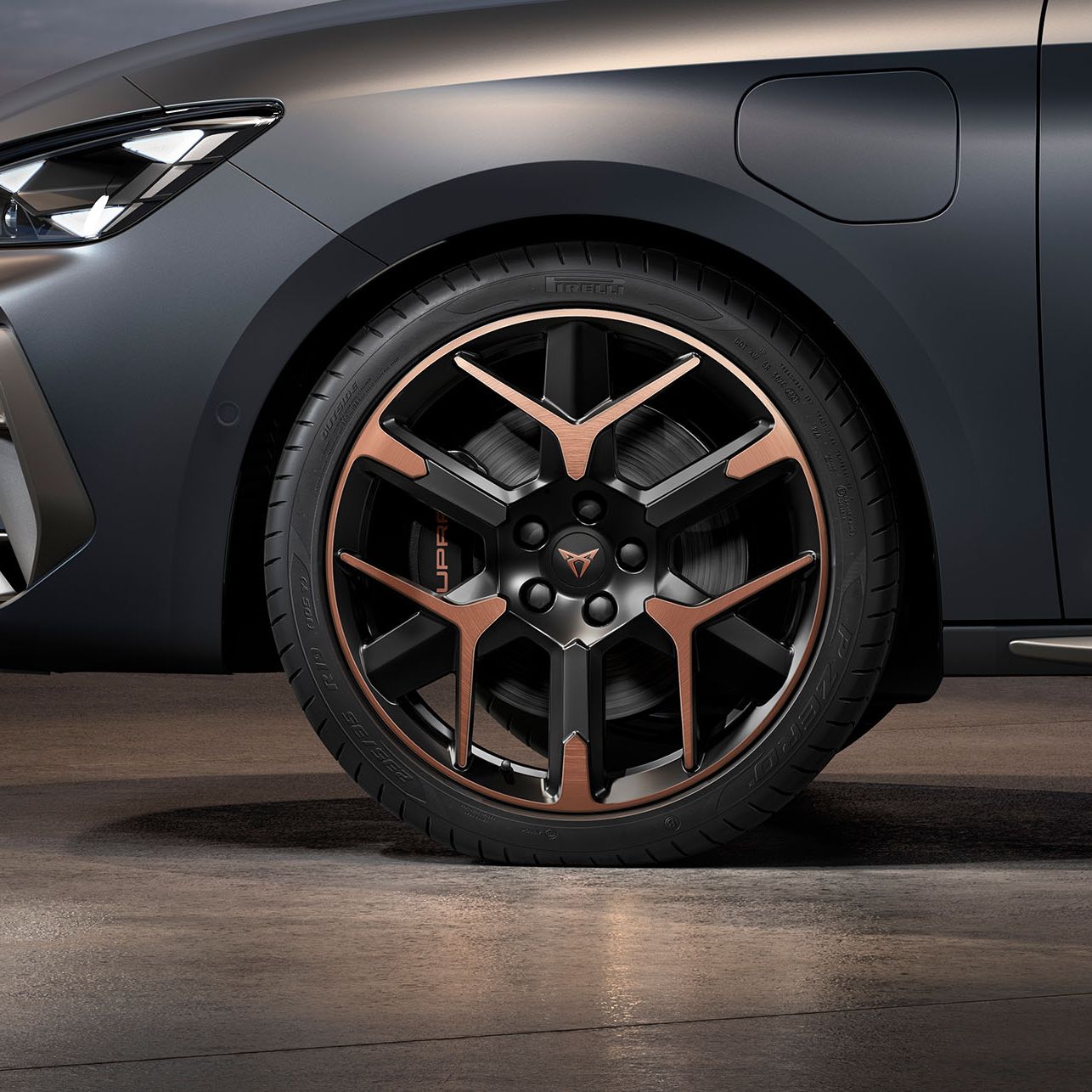 CUPRA Leon Sportstourer 19" Hailstorm cooper