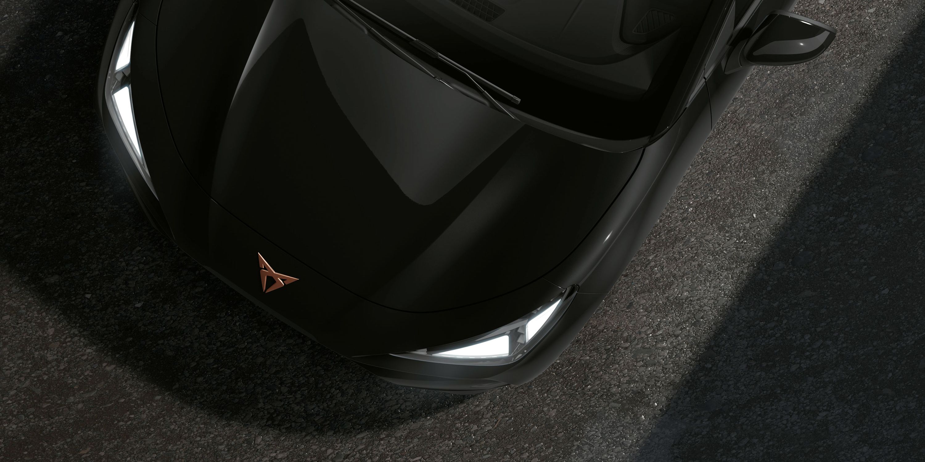 CUPRA Raval v čiernom metalickom odtieni